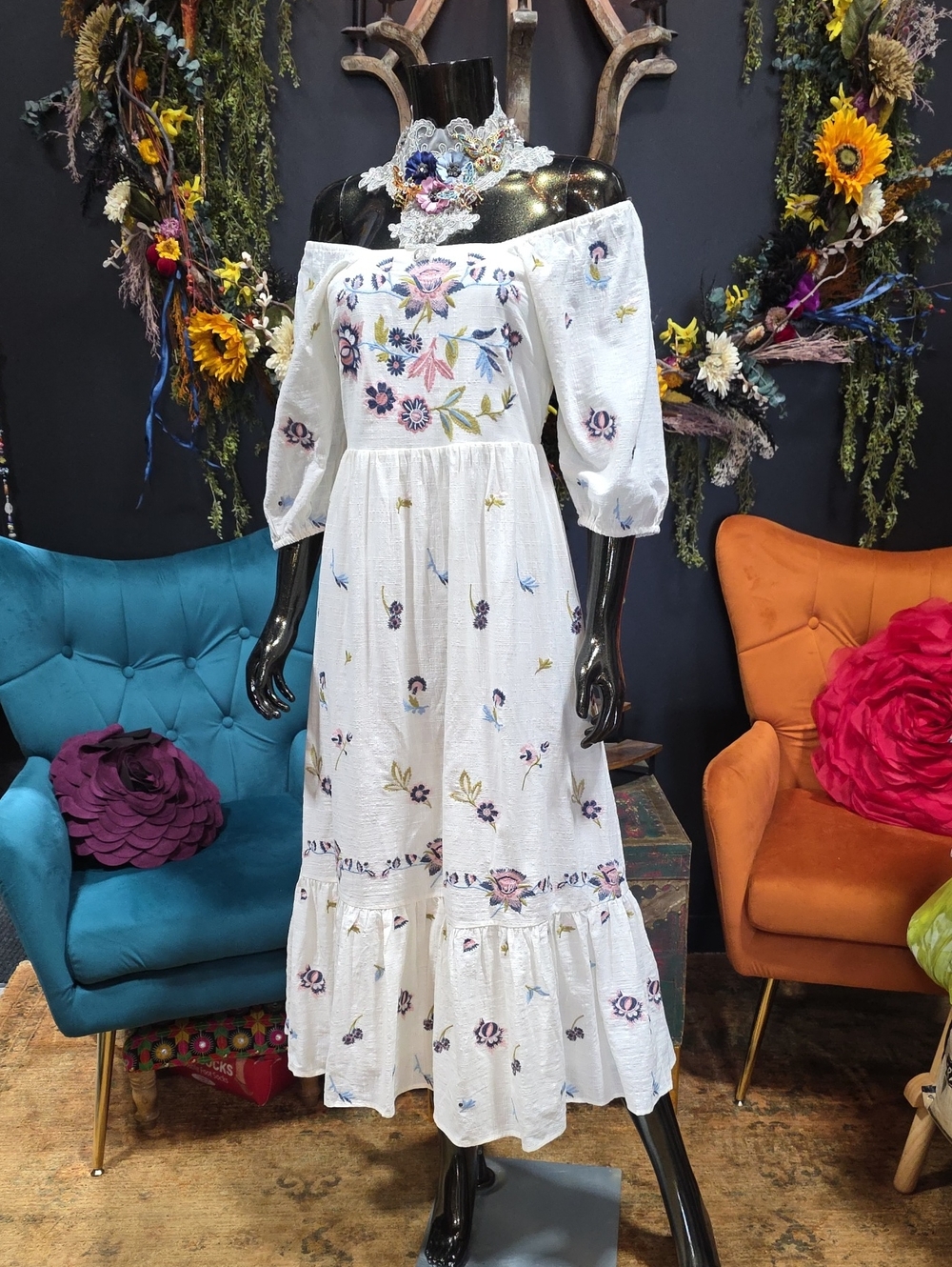 Reba White On/ Off-Shoulder Embroidered Maxi Dress